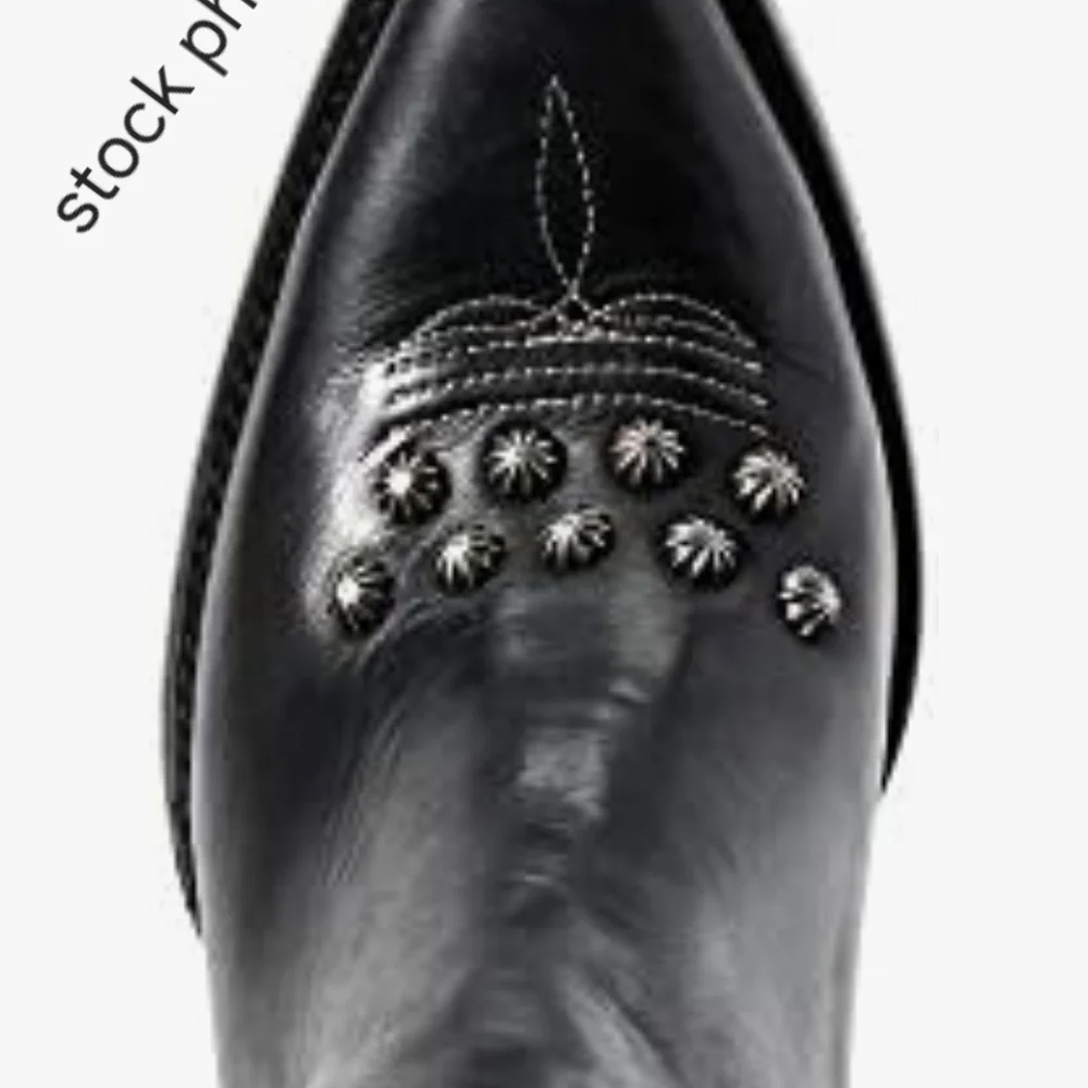 ARIAT Diva Black & White Leather Sexy Ladies Western Studs Ankle Boots Booties 8 - Picture 4 of 16